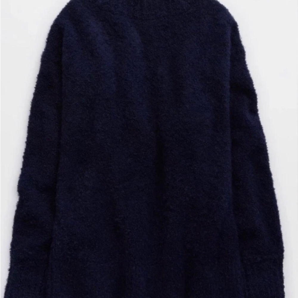 aerie Women's V-Neck Pullover Sweater in Navy - Picture 4 of 9